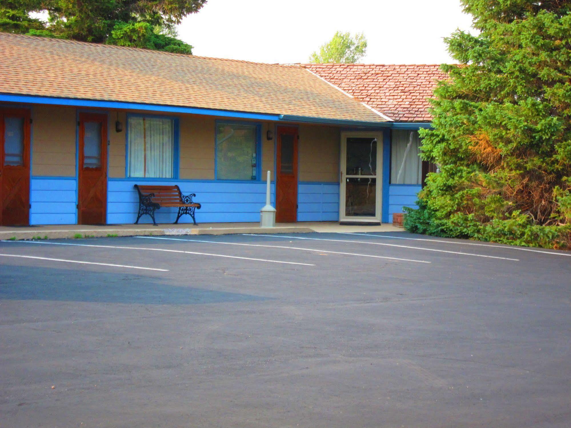 Columbine (adults Only) Motel